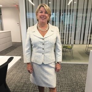 Meet your Posher, Elizabeth